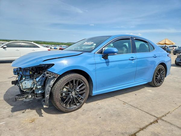 2024 TOYOTA CAMRY