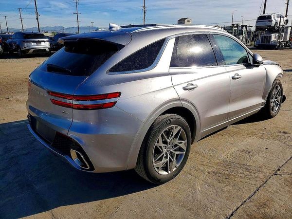 2025 GENESIS GV70
