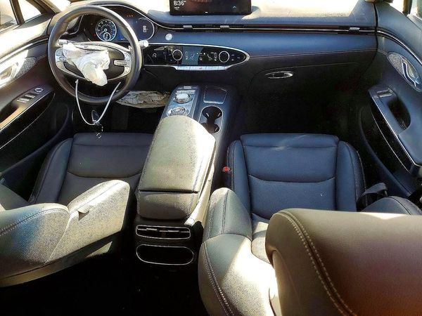 2025 GENESIS GV70