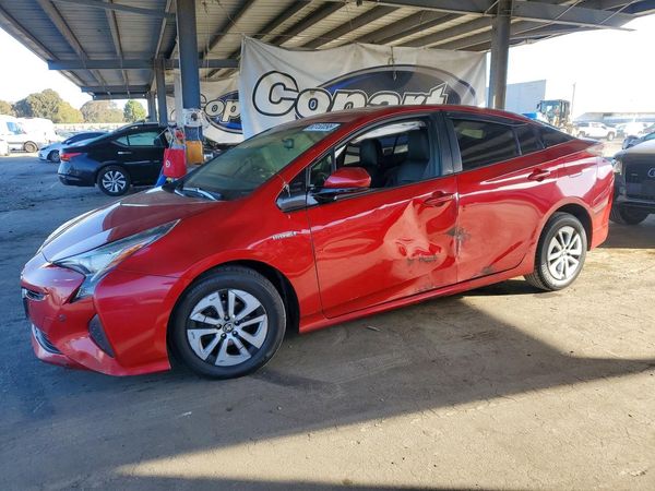 2016 TOYOTA PRIUS — DSFA — Front 3/4