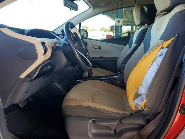 2016 TOYOTA PRIUS — DENT