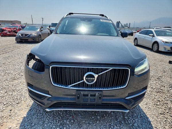 2017 VOLVO XC90 Momentum