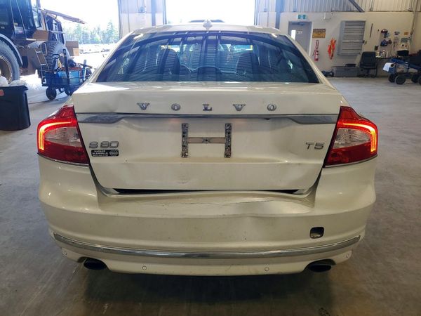 2015 VOLVO S80 Premier+ (non R design)