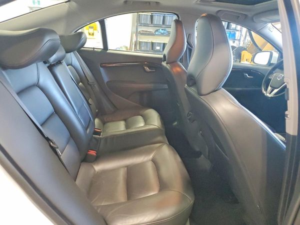2015 VOLVO S80 Premier+ (non R design)