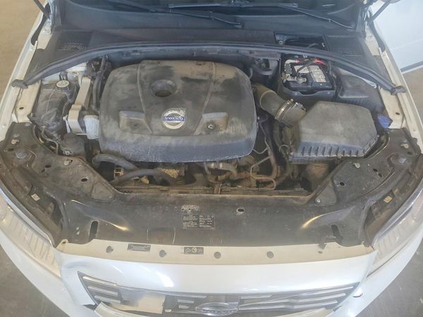 2015 VOLVO S80 Premier+ (non R design)