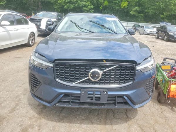 2025 VOLVO XC60 Ultra Dark