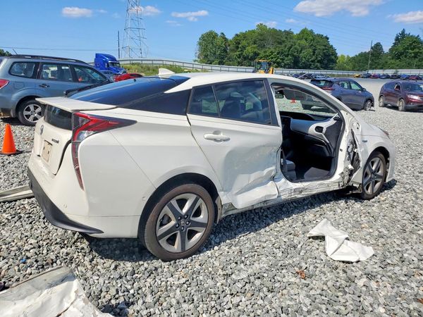 2017 TOYOTA PRIUS