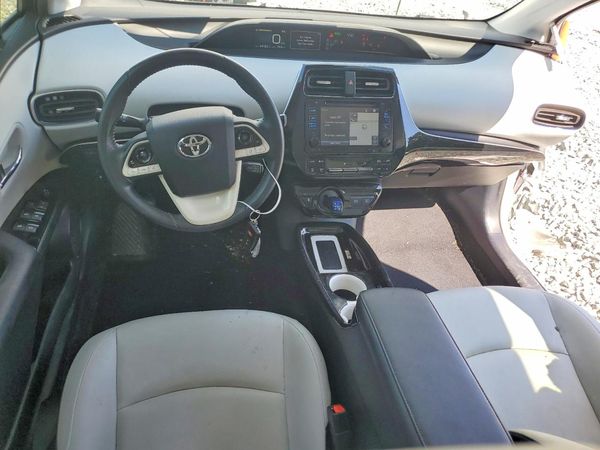 2017 TOYOTA PRIUS