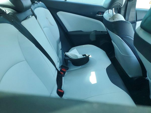 2017 TOYOTA PRIUS