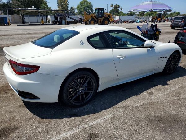 2017 MASERATI GRANTURISMO