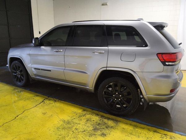 2019 JEEP GRAND CHEROKEE LAREDO 4X4