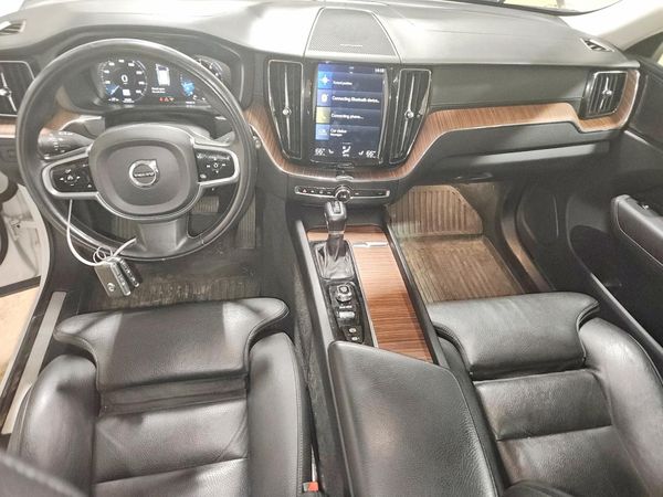 2019 VOLVO XC60 Inscription