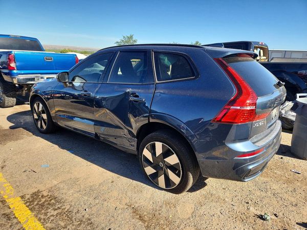 2024 VOLVO XC60 Plus Dark — DSRA
