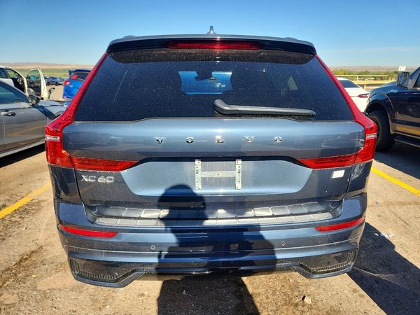 2024 VOLVO XC60 Plus Dark — DIRR