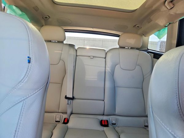 2024 VOLVO XC60 Plus Dark — SUVN