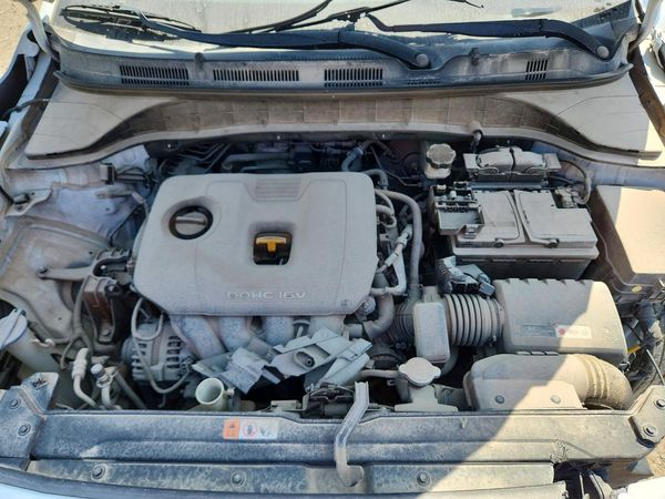 2024 HYUNDAI KONA SE — Engine bay