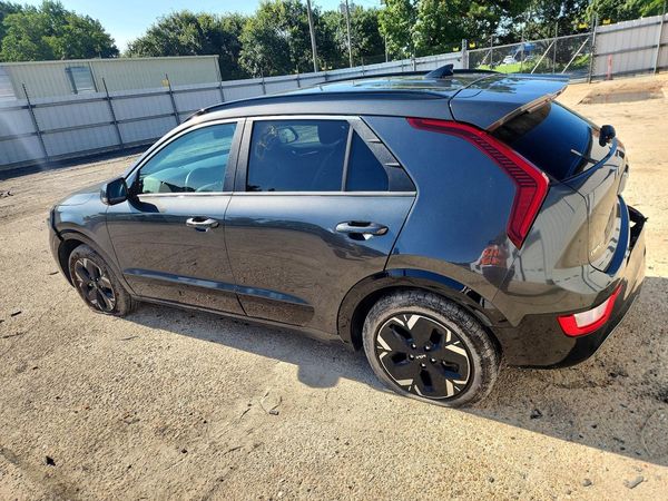 2024 KIA NIRO Wind