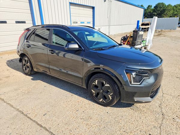 2024 KIA NIRO Wind