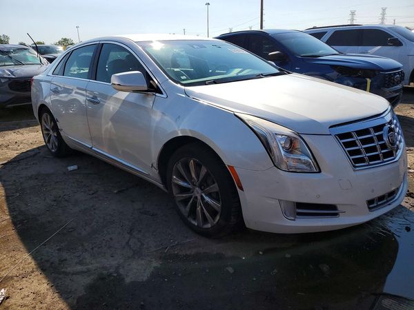 2013 CADILLAC XTS Luxury
