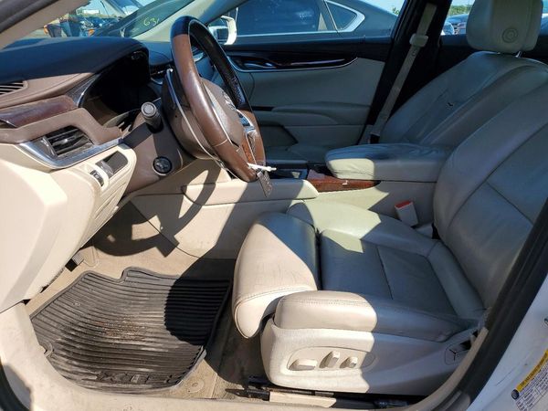 2013 CADILLAC XTS Luxury
