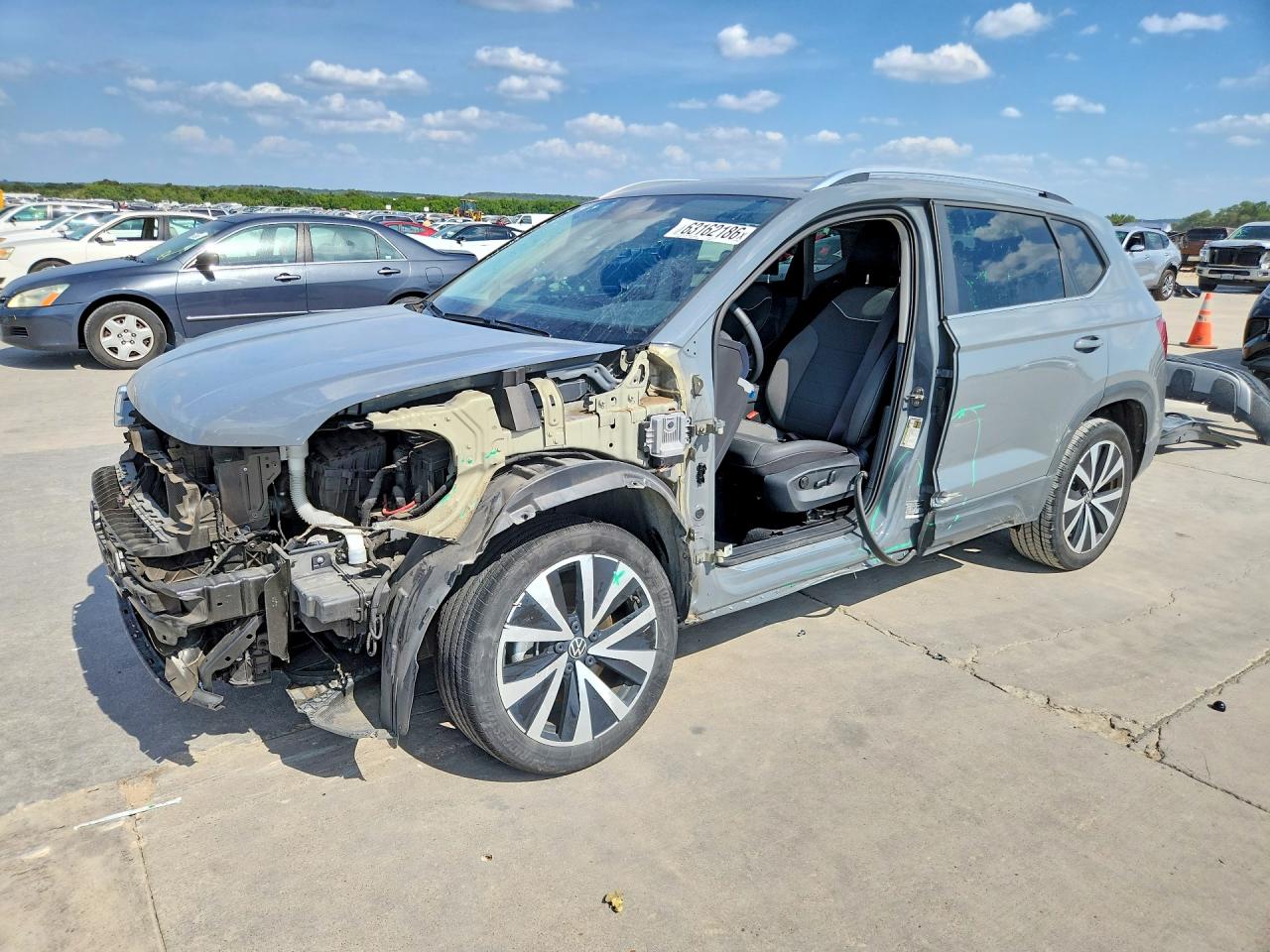 2023 VOLKSWAGEN TAOS SE w/Sunroof Pkg.