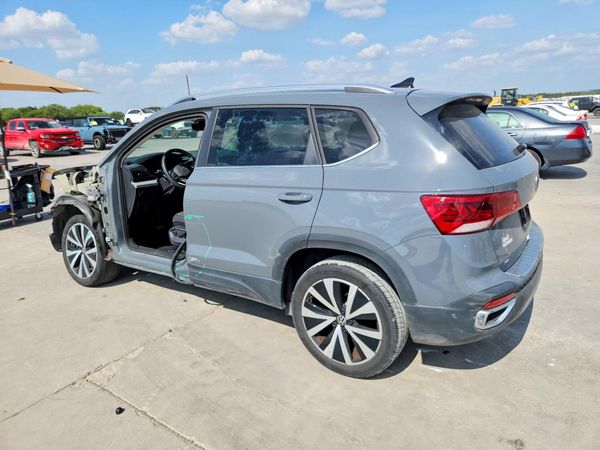 2023 VOLKSWAGEN TAOS SE w/Sunroof Pkg.