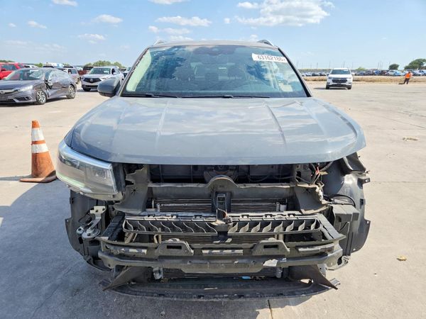 2023 VOLKSWAGEN TAOS SE w/Sunroof Pkg.