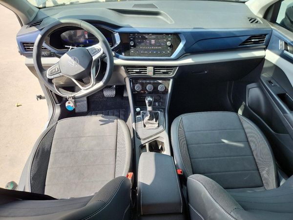 2023 VOLKSWAGEN TAOS SE w/Sunroof Pkg.