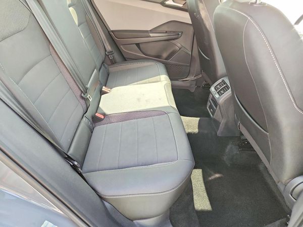 2023 VOLKSWAGEN TAOS SE w/Sunroof Pkg.