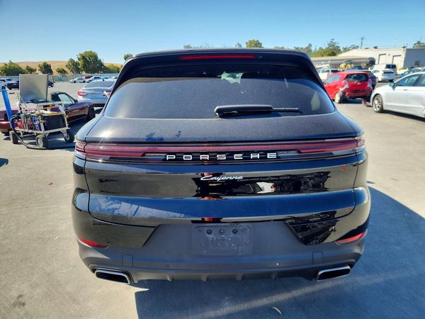 2024 PORSCHE CAYENNE