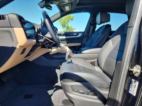 2024 PORSCHE CAYENNE
