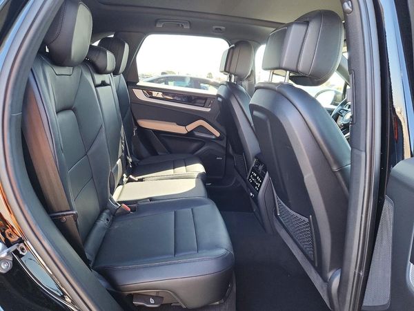 2024 PORSCHE CAYENNE