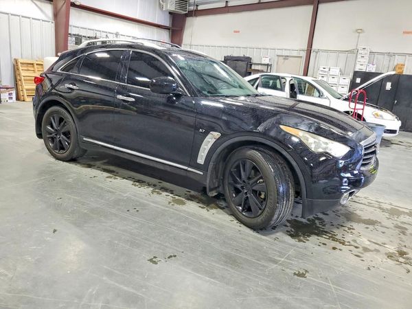 2015 INFINITI QX70