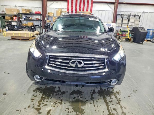 2015 INFINITI QX70