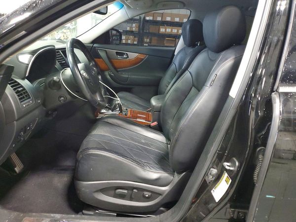 2015 INFINITI QX70