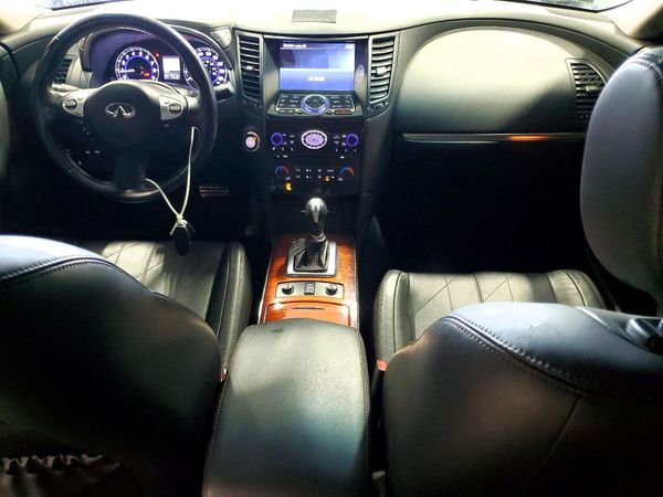2015 INFINITI QX70