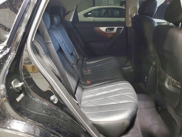 2015 INFINITI QX70