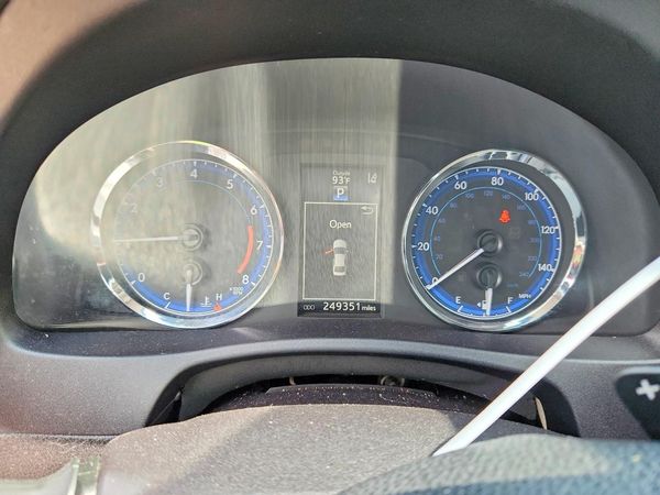 2017 TOYOTA COROLLA