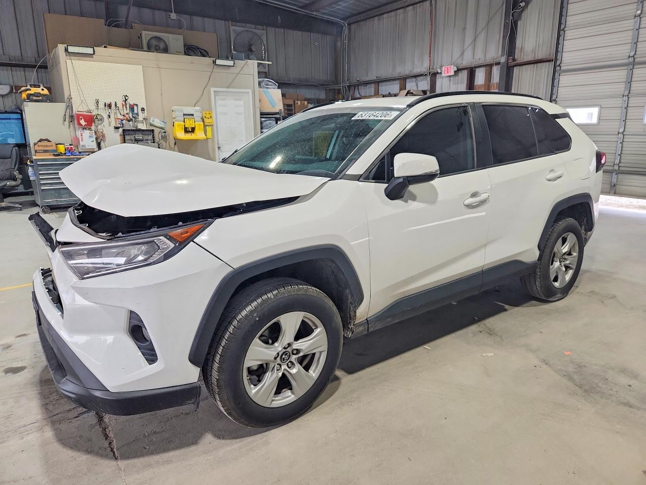2019 TOYOTA RAV 4 XLE / XLE Premium 4WD