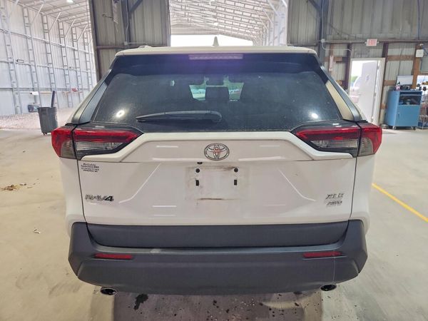 2019 TOYOTA RAV 4 XLE / XLE Premium 4WD