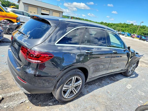 2021 MERCEDES-BENZ GLC GLC300-4M