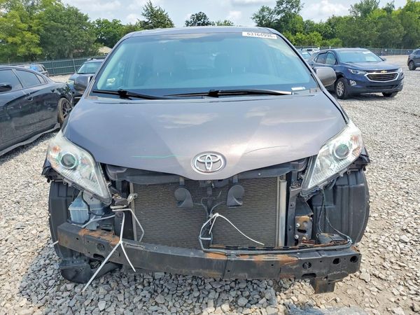 2015 TOYOTA SIENNA