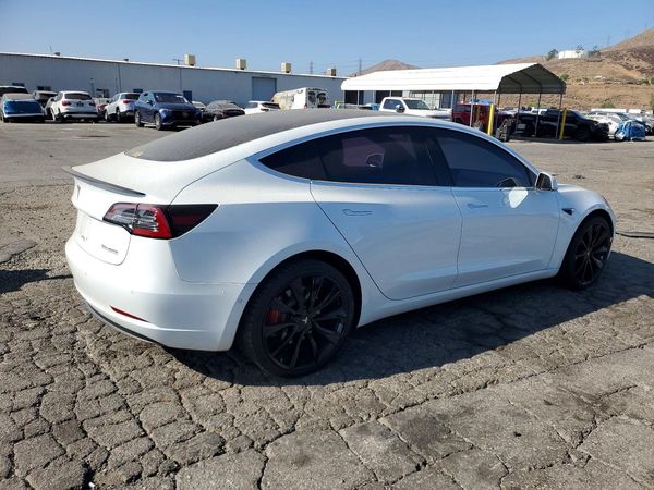 2018 TESLA MODEL 3