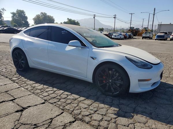 2018 TESLA MODEL 3