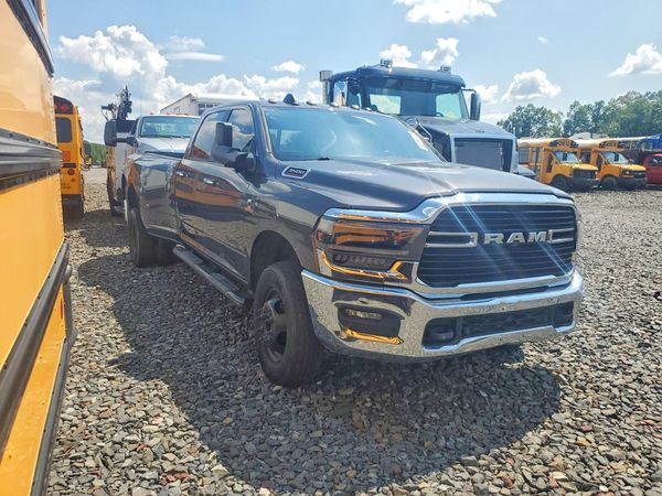 2019 RAM 3500 Big Horn — Passenger 3/4