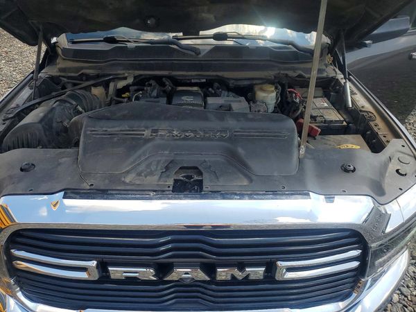 2019 RAM 3500 Big Horn — Engine bay