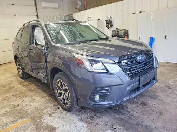 2024 SUBARU FORESTER Premium
