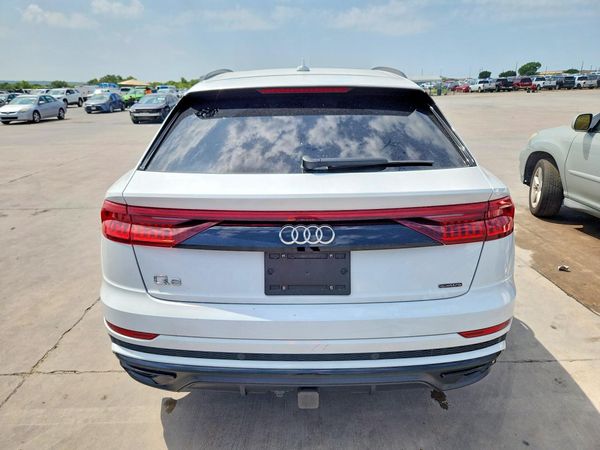 2021 AUDI Q8