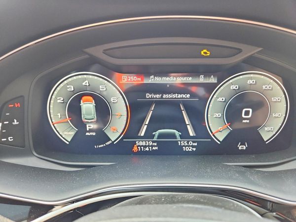 2021 AUDI Q8