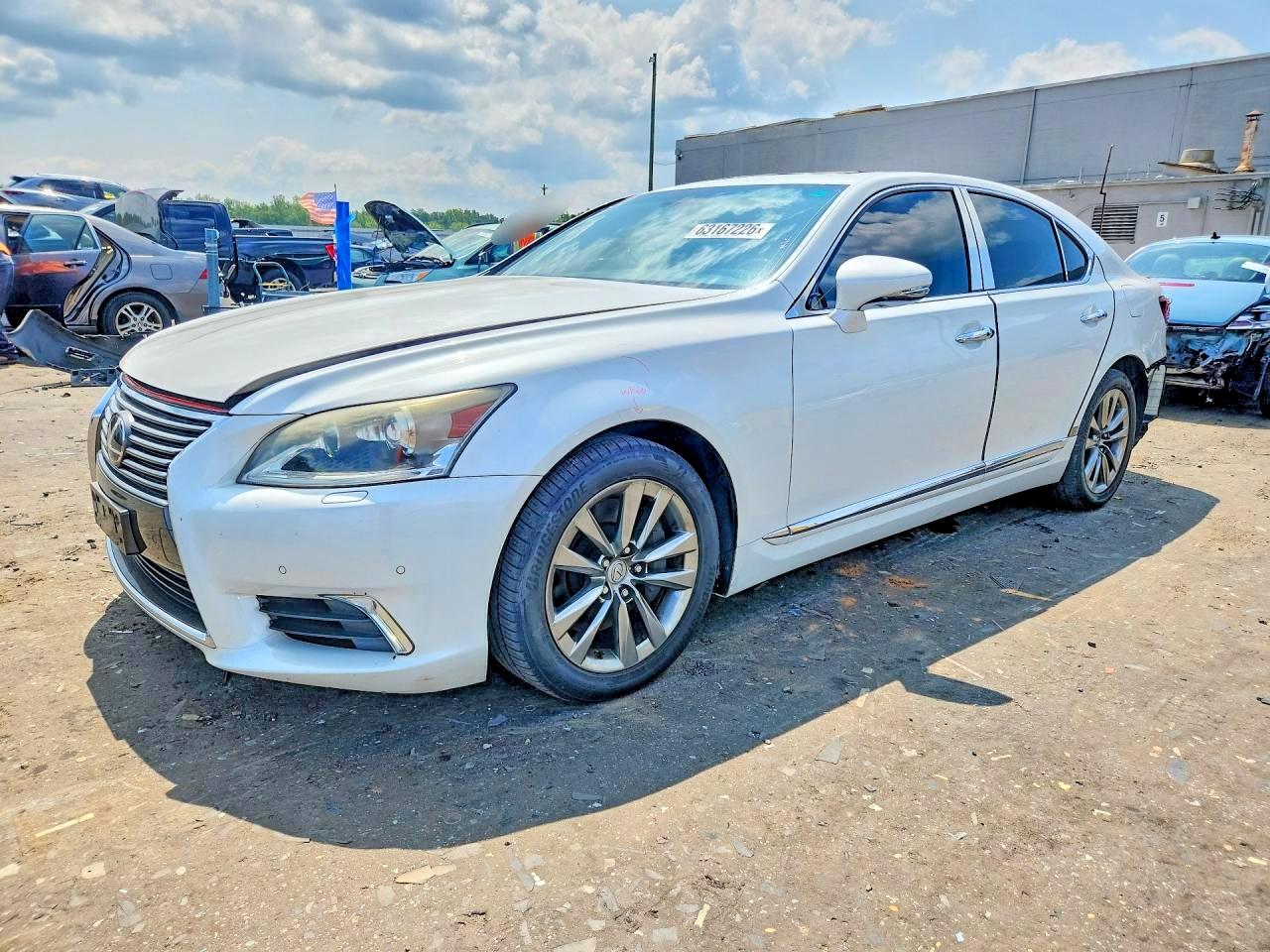 2013 LEXUS LS